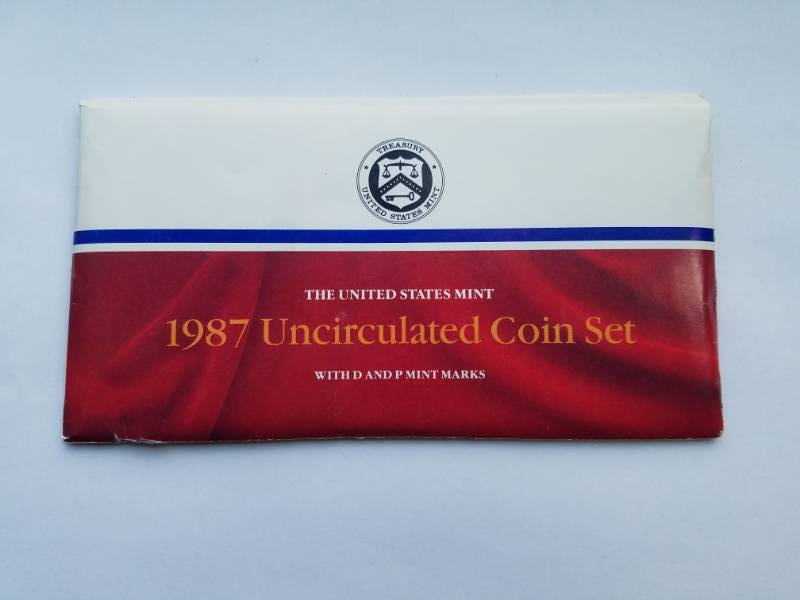 lot 59 image: 1987 Uncirculated Coin set with D & P Mint Marks