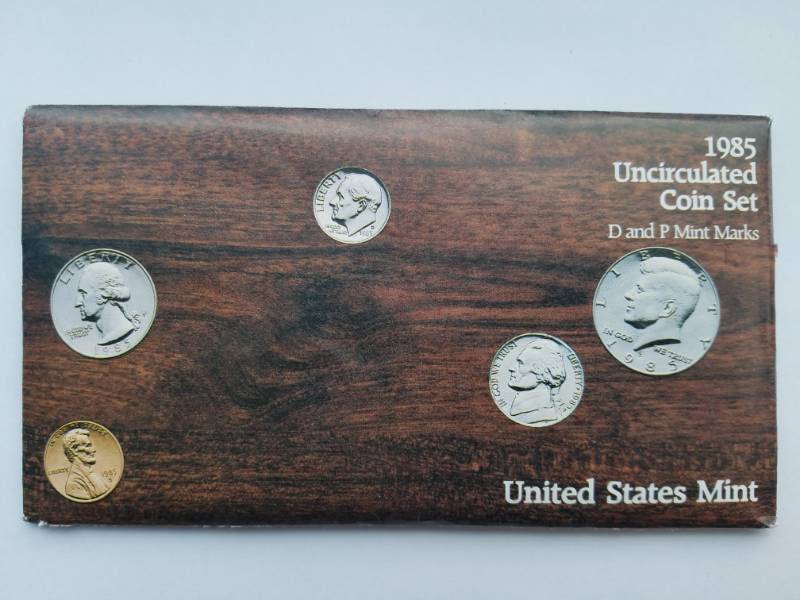 lot 58 image: 1985 Uncirculated Coin Set with D & P Mint Marks