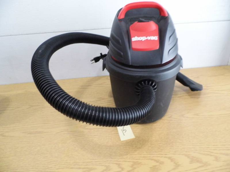 lot 15 image: Shop Vac