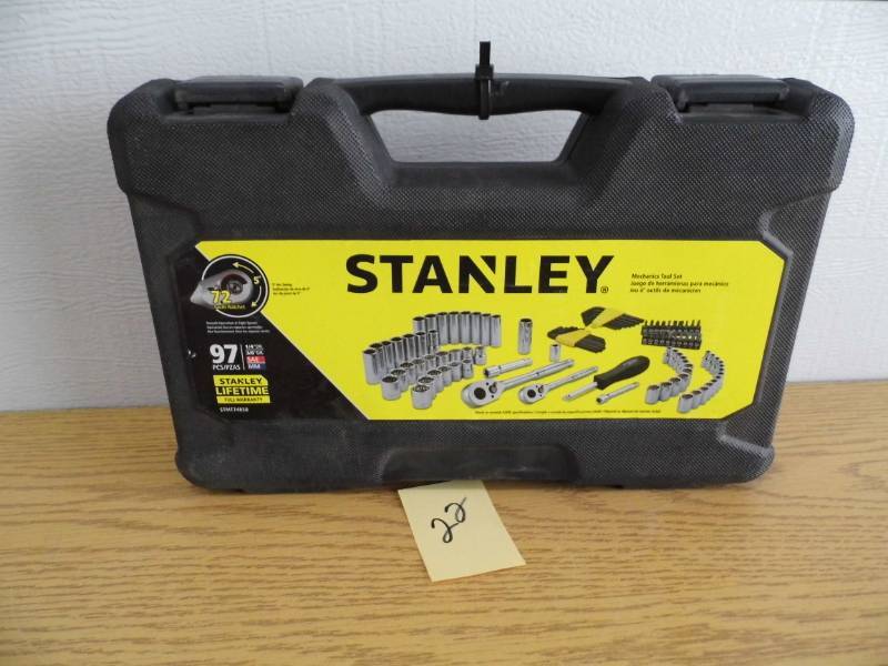 lot 22 image: Stanley 97 pc Socket Set