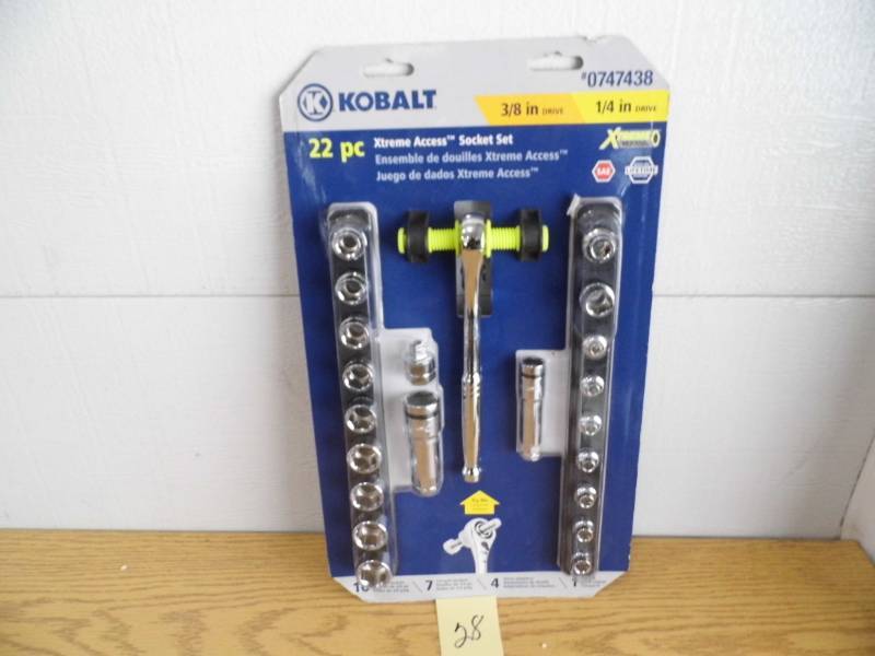lot 28 image: Kobalt 22 pc Xtreme Access Socket Set