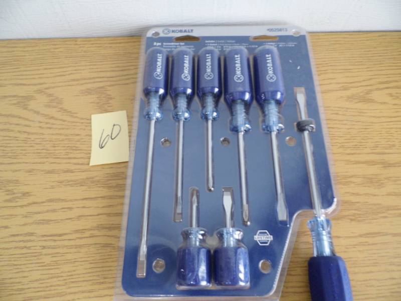 lot 60 image: Kobalt 8 pc Screwdriver Set