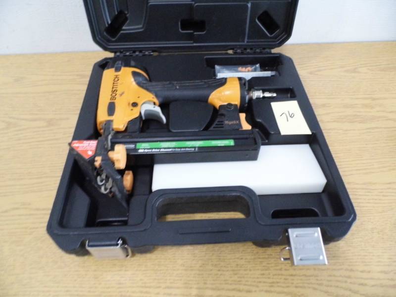 lot 76 image: Store Return Bostitch Air Nailer