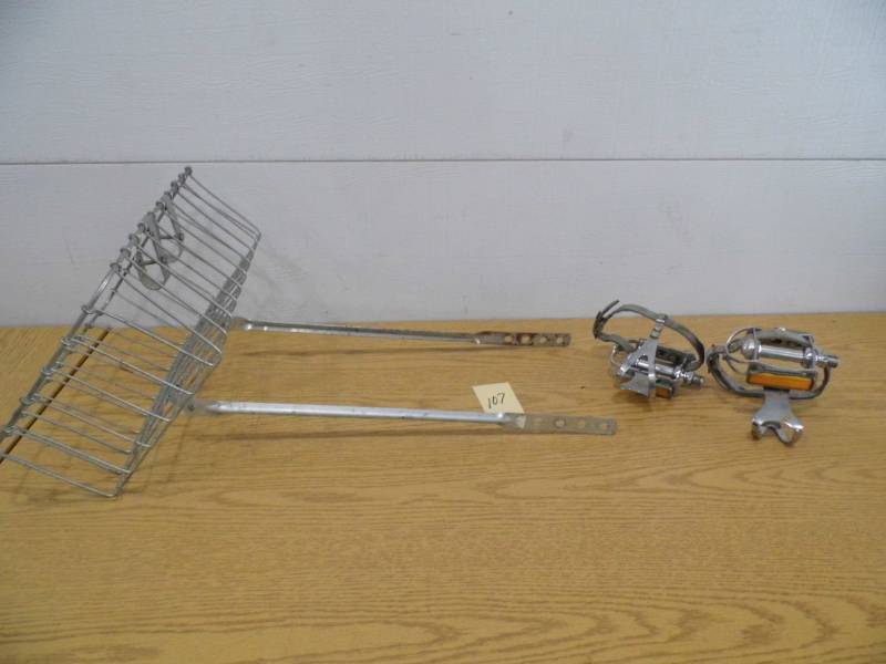 lot 107 image: Vintage Bike Basket - Pedals