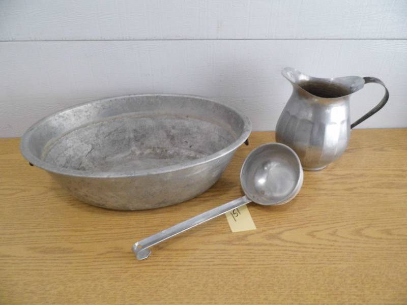 lot 151 image: Aluminum Pitcher - Basin - Ladle