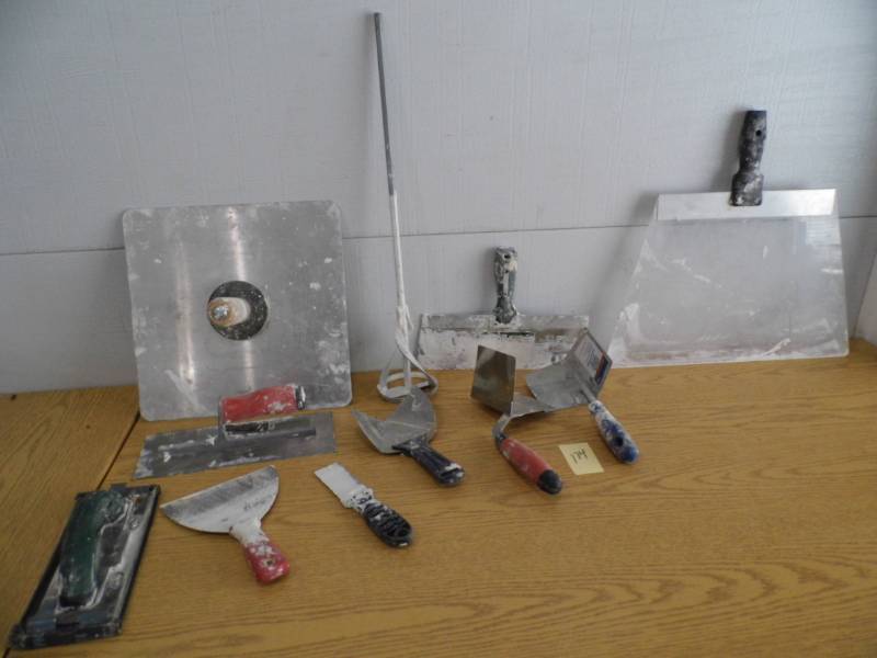 lot 174 image: Drywall Tools - Plastic