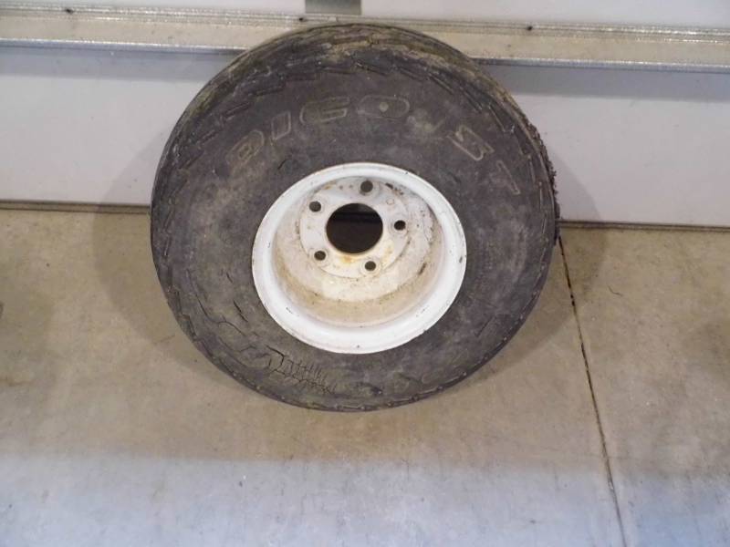 lot 195 image: Tire