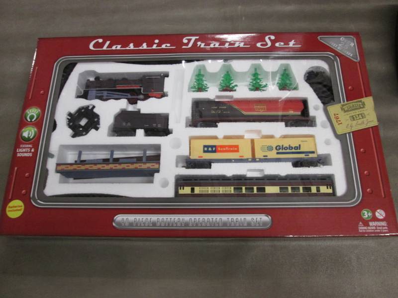 Classic Train Set - 40 pc Battery O...