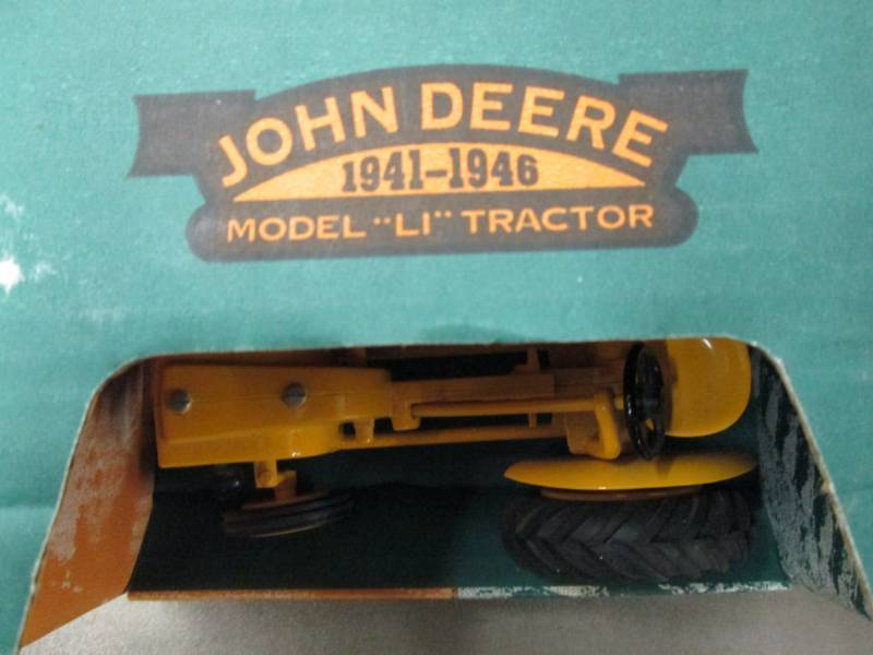 John Deere 1941-1946 Model LI Tract...