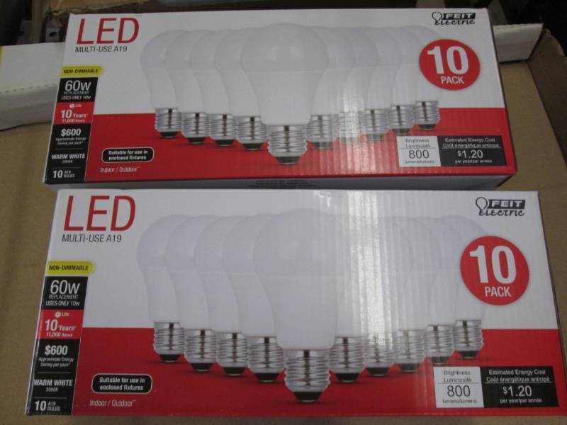 2 10 Pacl LED 60W lightbulbs...