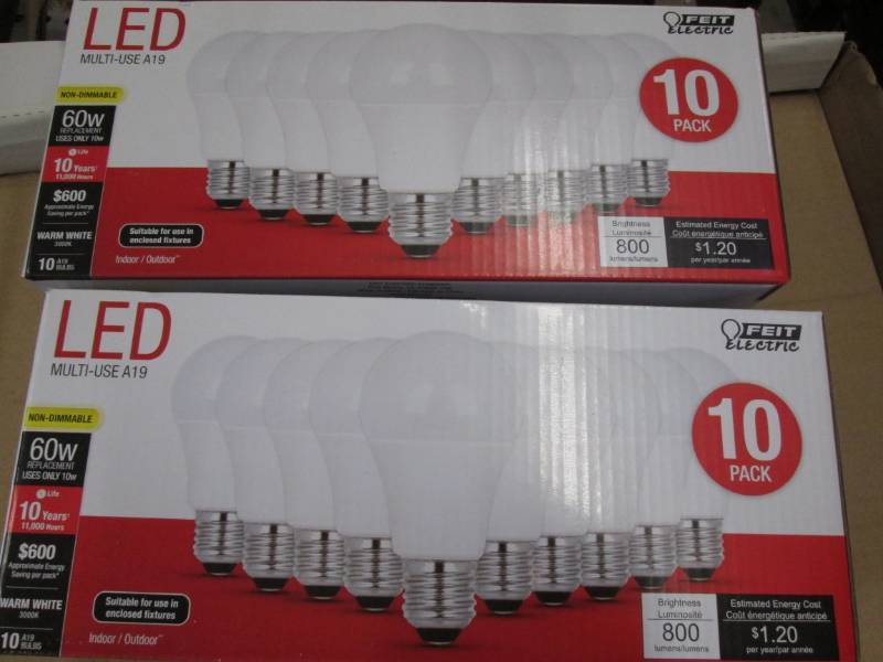 2 10 Pacl LED 60W lightbulbs...