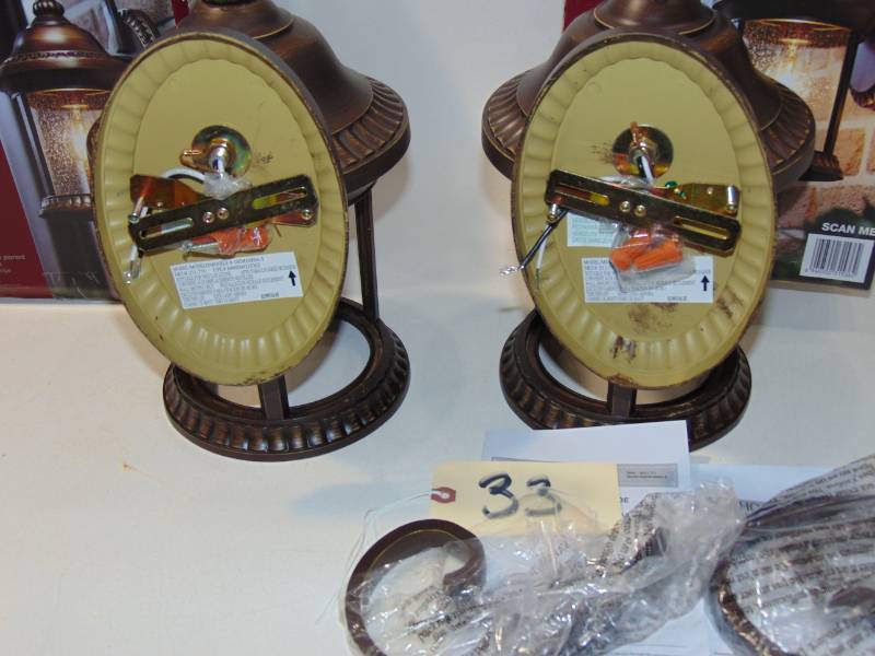 2 Wall Lanterns