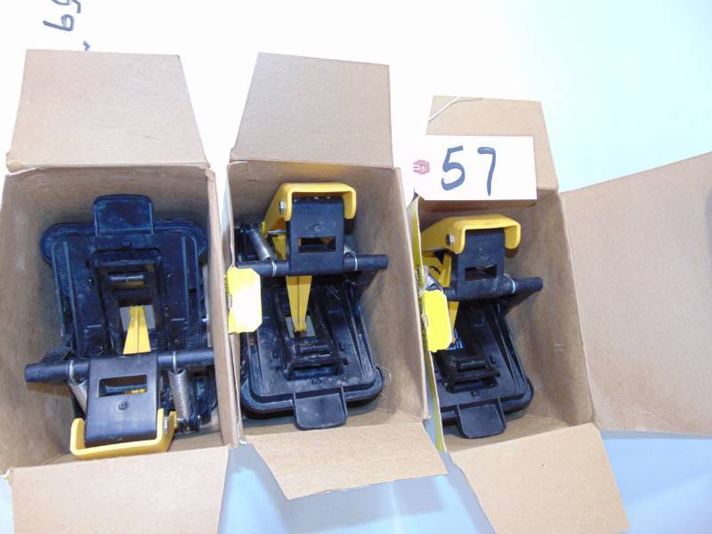 3 Tomcat Mole Traps