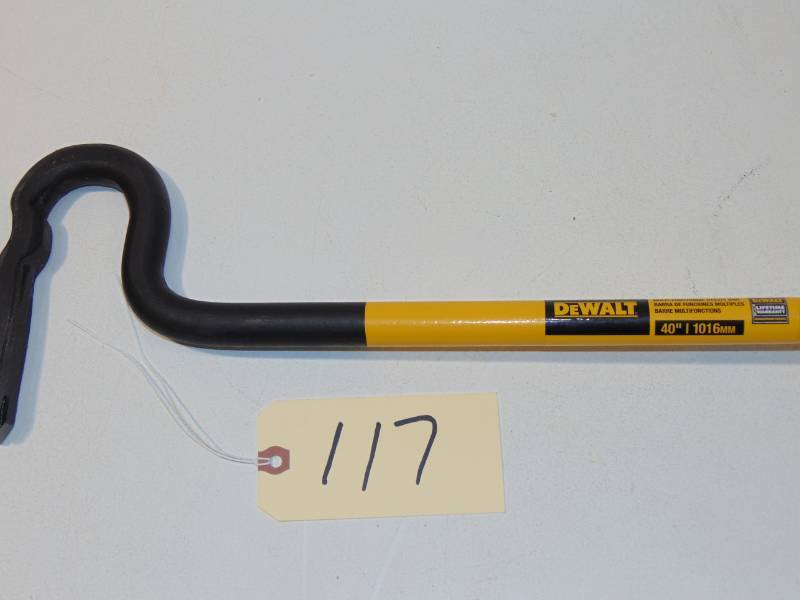 40 DEWALT Multi-Functional Utility Bar