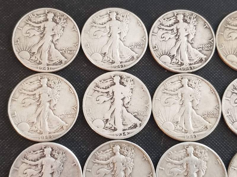 GROUP OF 20 WALKING LIBERTY SILVER HALF DOLLARS
