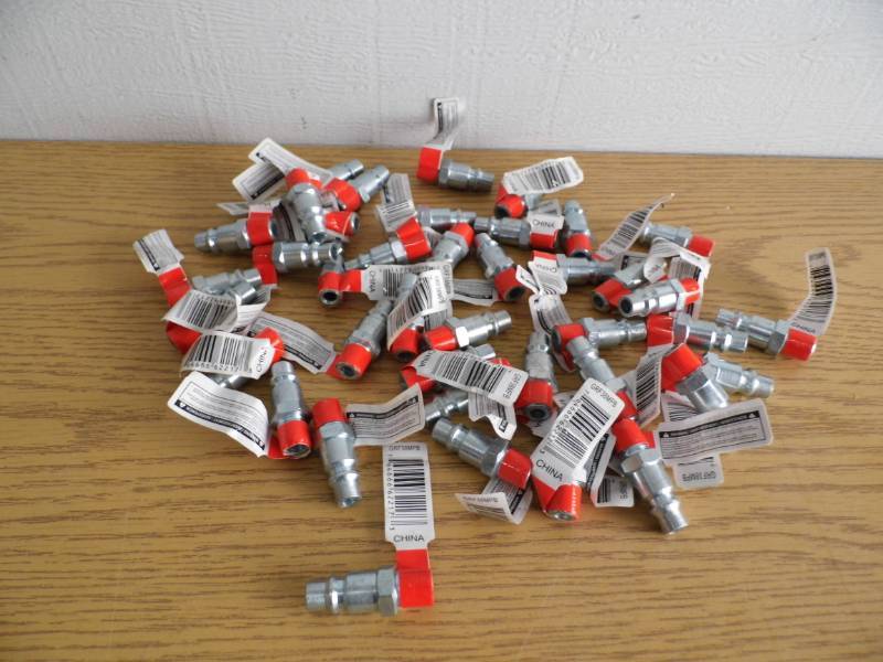 lot 38 image: Lot of 40 Grip Rite Industgrial Plugs