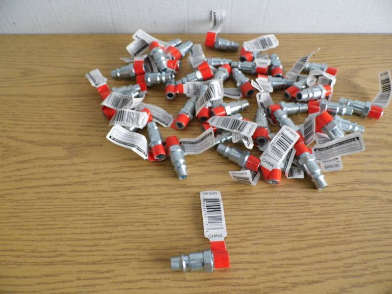 lot 39 image: Lot of 40 Grip Rite Industgrial Plugs