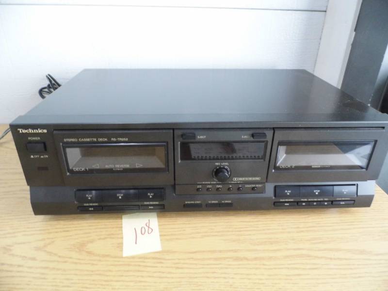 lot 108 image: Technics Dual Tape Deck