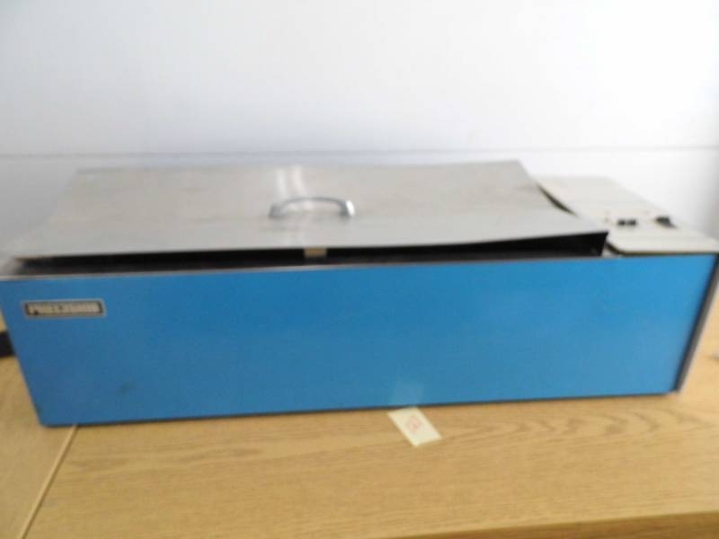 lot 127 image: Precision Bath Type Incubator