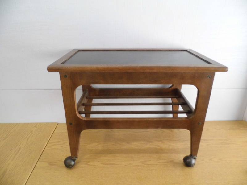 lot 134 image: Rolling Table