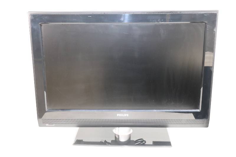 lot 8 image: Philips 32HFL5860D27 Hotel Model LCD TV