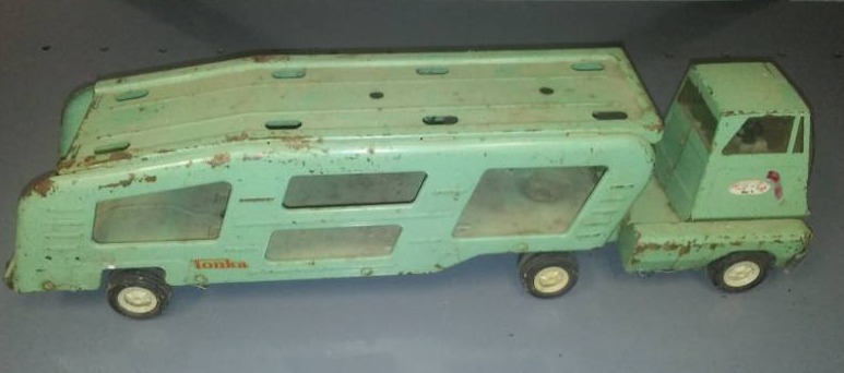 lot 12 image: Tonka car hauler