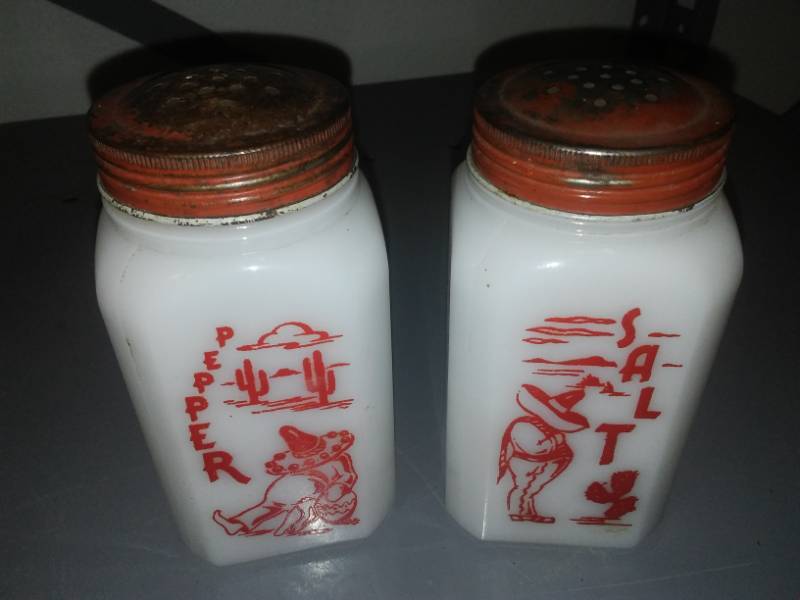 lot 24 image: Vintage Sombrero Cactus Milk Glass salt and pepper shakers.