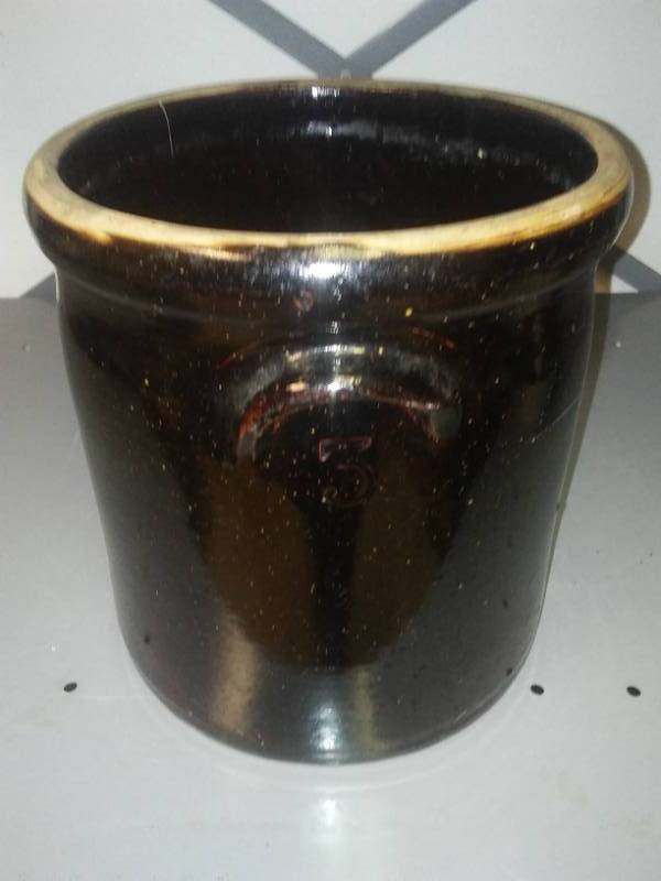 lot 59 image: Crock 3, dark brown, built-in handles.