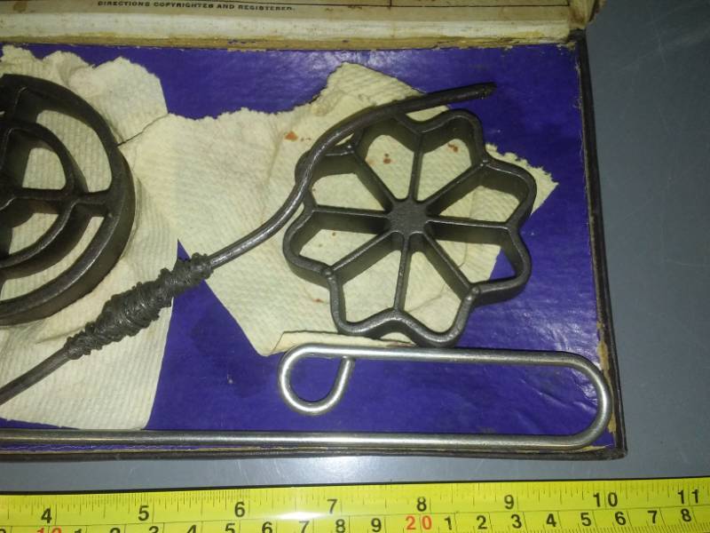 lot 89 image: Vintage Alfred Andresen and Company rosette irons inbox.