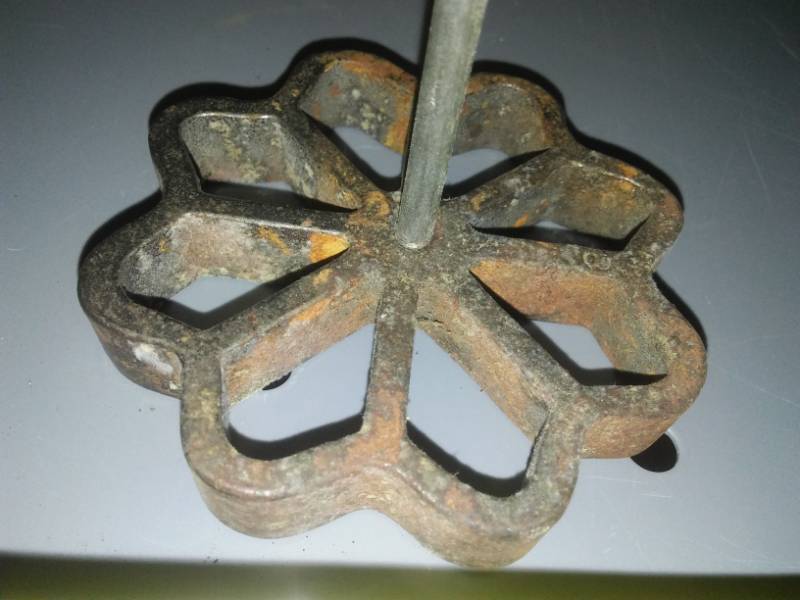 lot 90 image: Rosette irons and handle vintage
