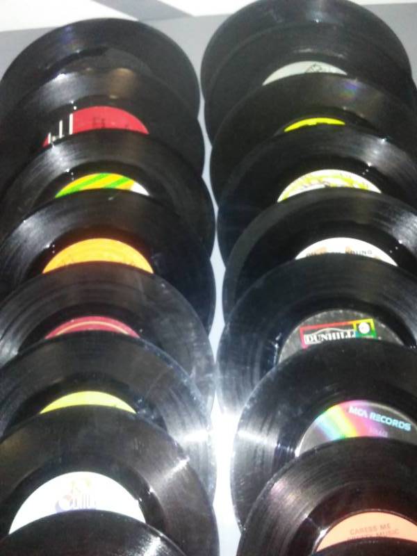 lot 91 image: 45 vinyl record about 60, good condition.