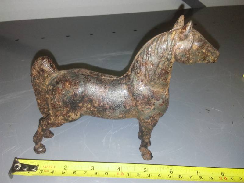 lot 98 image: Cast horse Bank, Vintage.