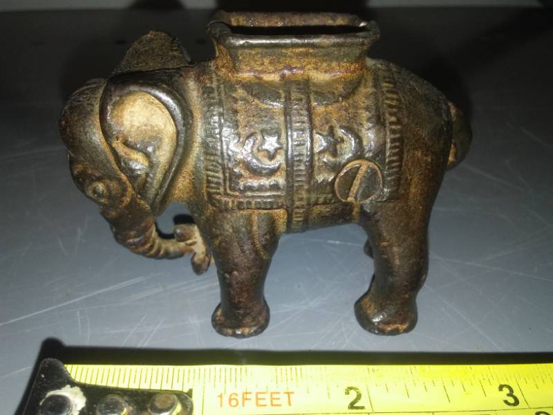 lot 105 image: Elephant cast Bank Vintage.