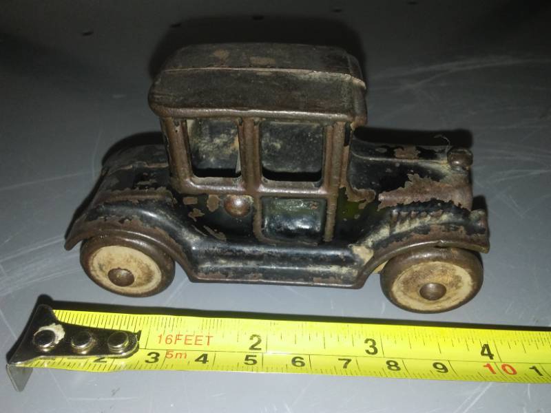 lot 115 image: vintage cast car