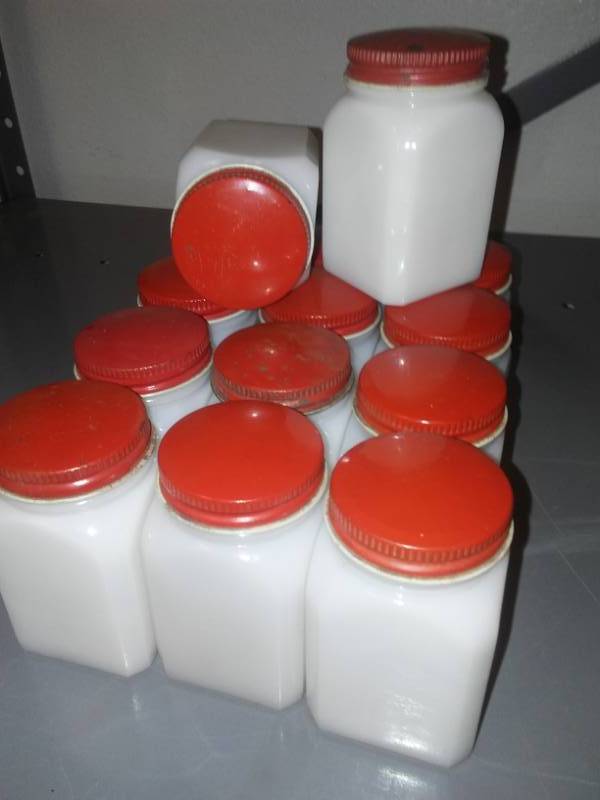 lot 116 image: 14 white milk glass spice jars vintage