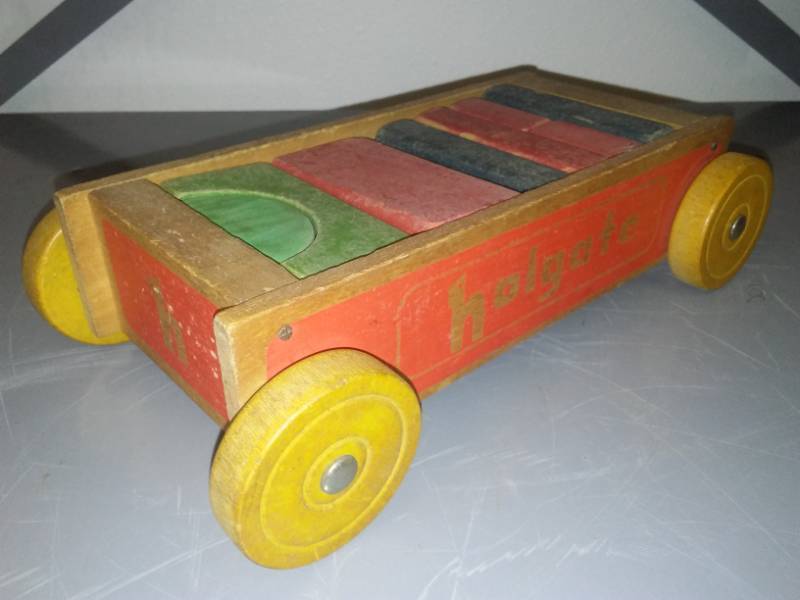 lot 123 image: Circa 1950s wood blocks and pull toy