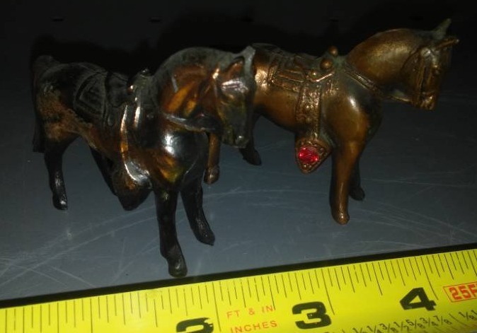 lot 155 image: Pair of brass standing horses, vintage.