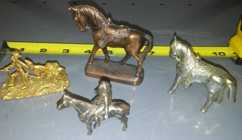 lot 158 image: Four horses, Western theme, metal.