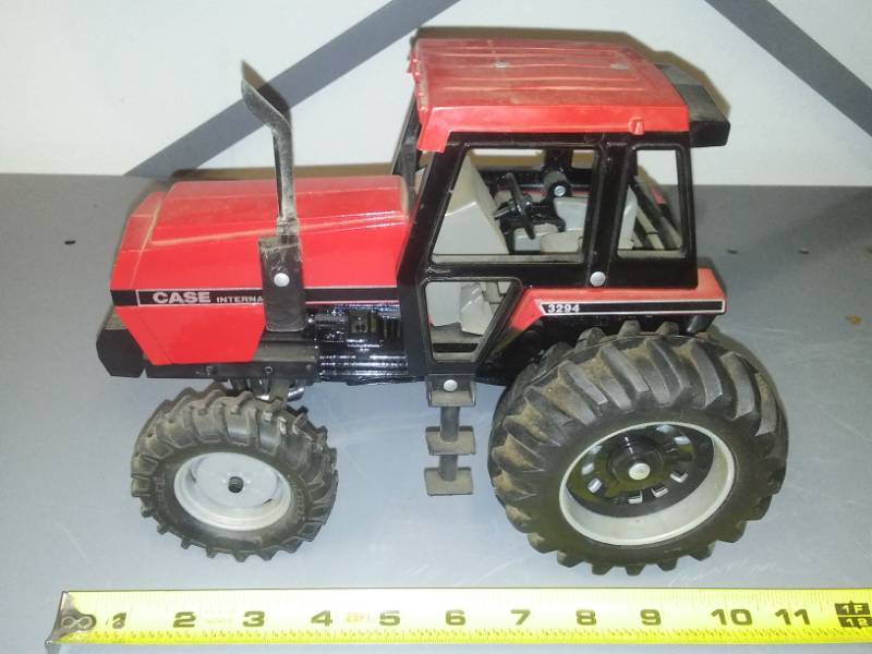 lot 163 image: Case international, 116 scale, 3294 tractor