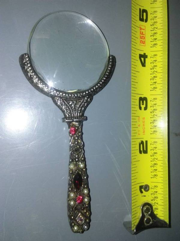 lot 189 image: Magnifying glass, metal with inlaid gemstones
