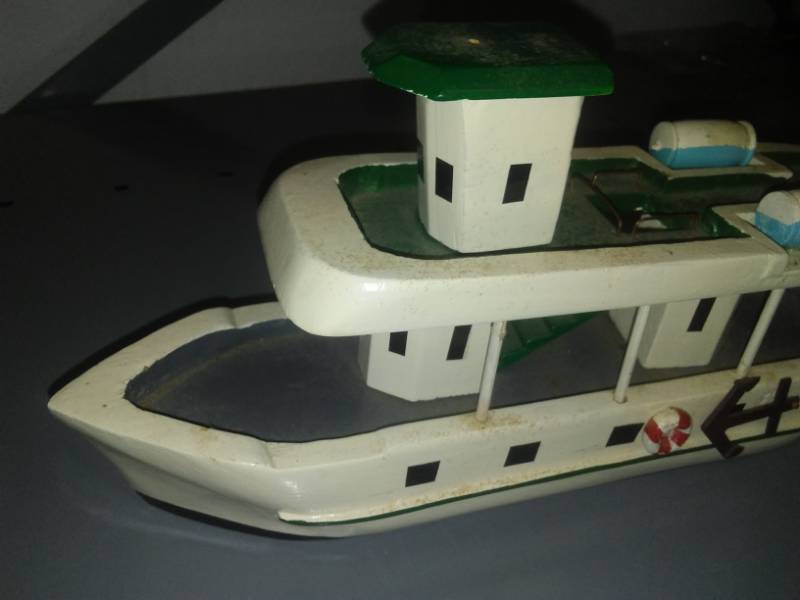 lot 196 image: 2 Level scenic cruiser boat, wood, excellent.