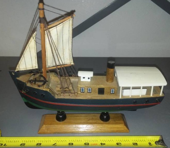 lot 200 image: Sailboat cruiser, great detail and color