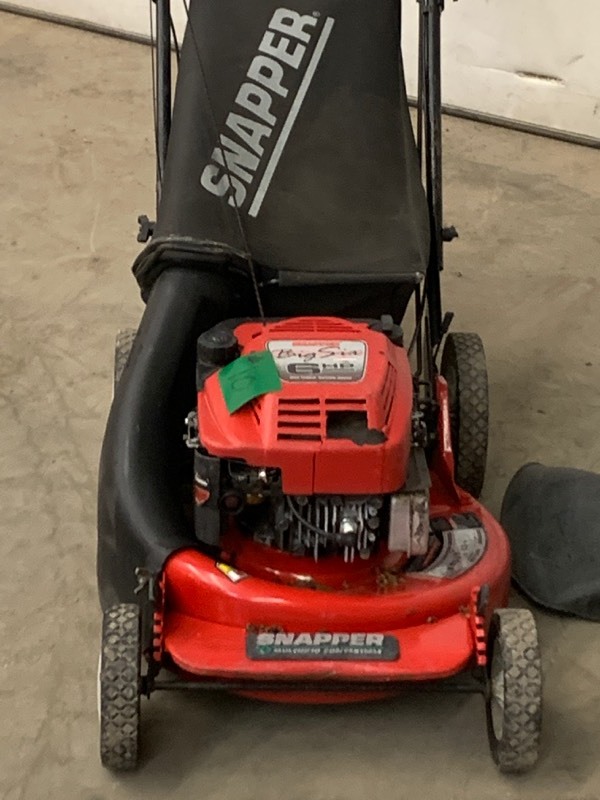 lot 10 image: Snapper Lawn Mower