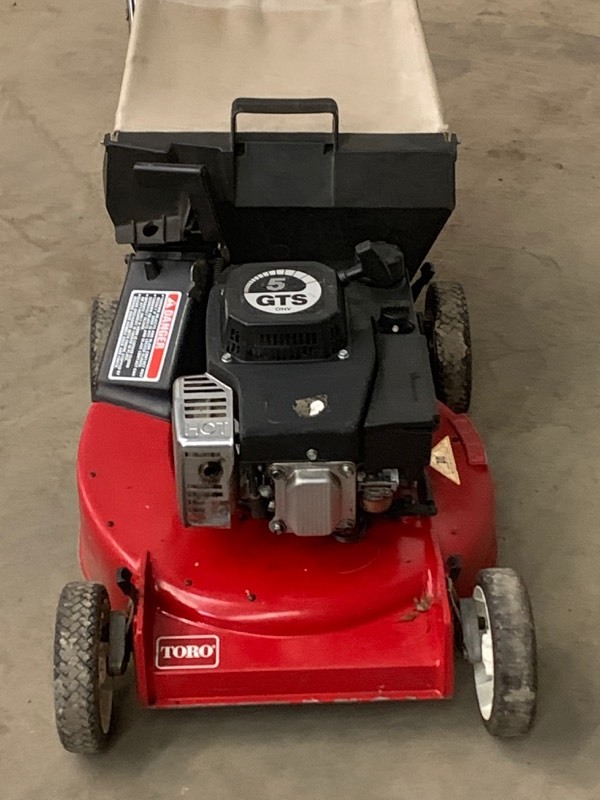 lot 12 image: Toro 21 Lawn Mower