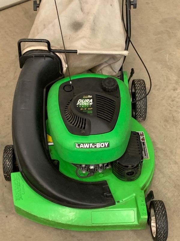 lot 3A image: Lawn Boy Commercial Mower