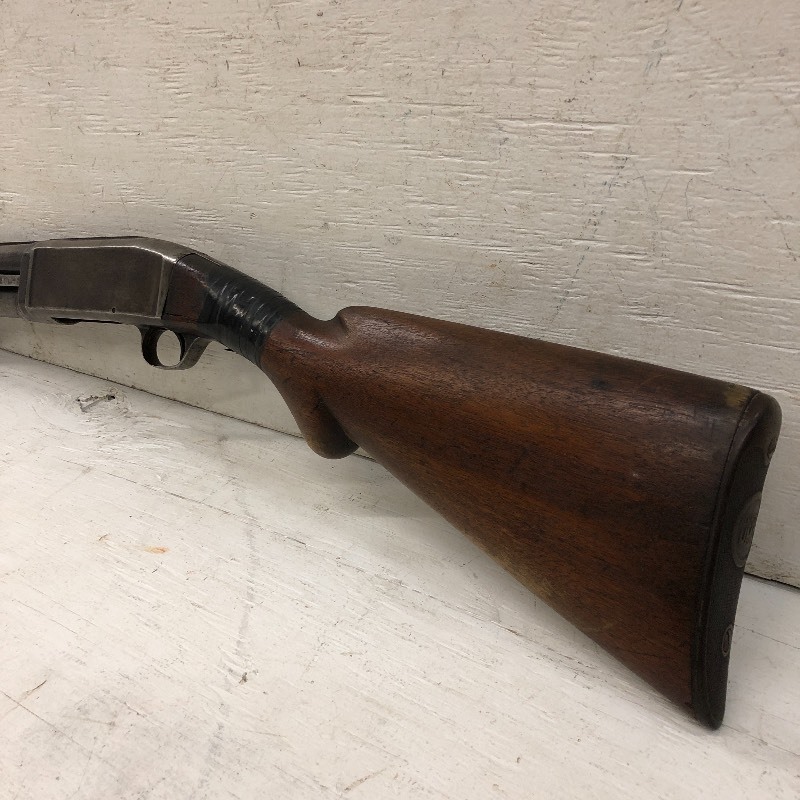 lot 2 image: Remington 12-Gauge Pump Shotgun