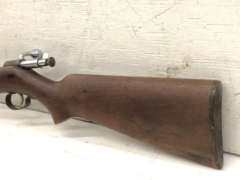 lot 9 image: Winchester Bolt-Action Rifle