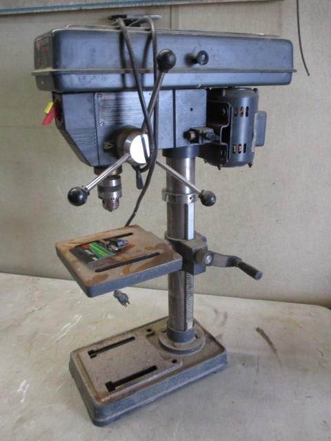 lot 5 image: Benchtop Drill Press