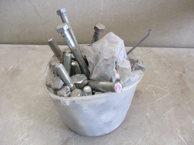 lot 11 image: Large Bolts