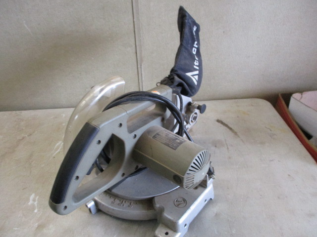 lot 12 image: Miter Saw
